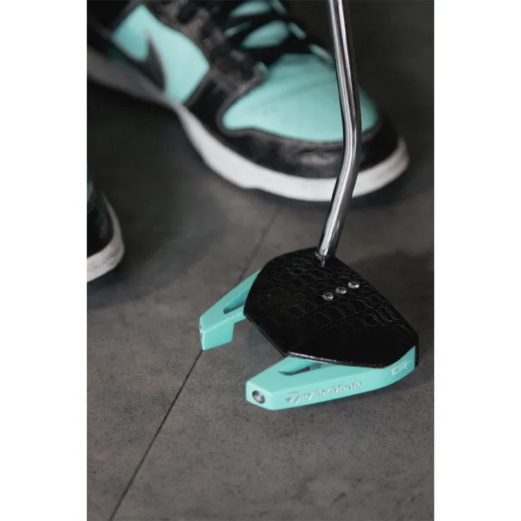 A18 Golf Is Dropping A Putter Inspired By The Diamond Supply x Nike SB Dunk Low