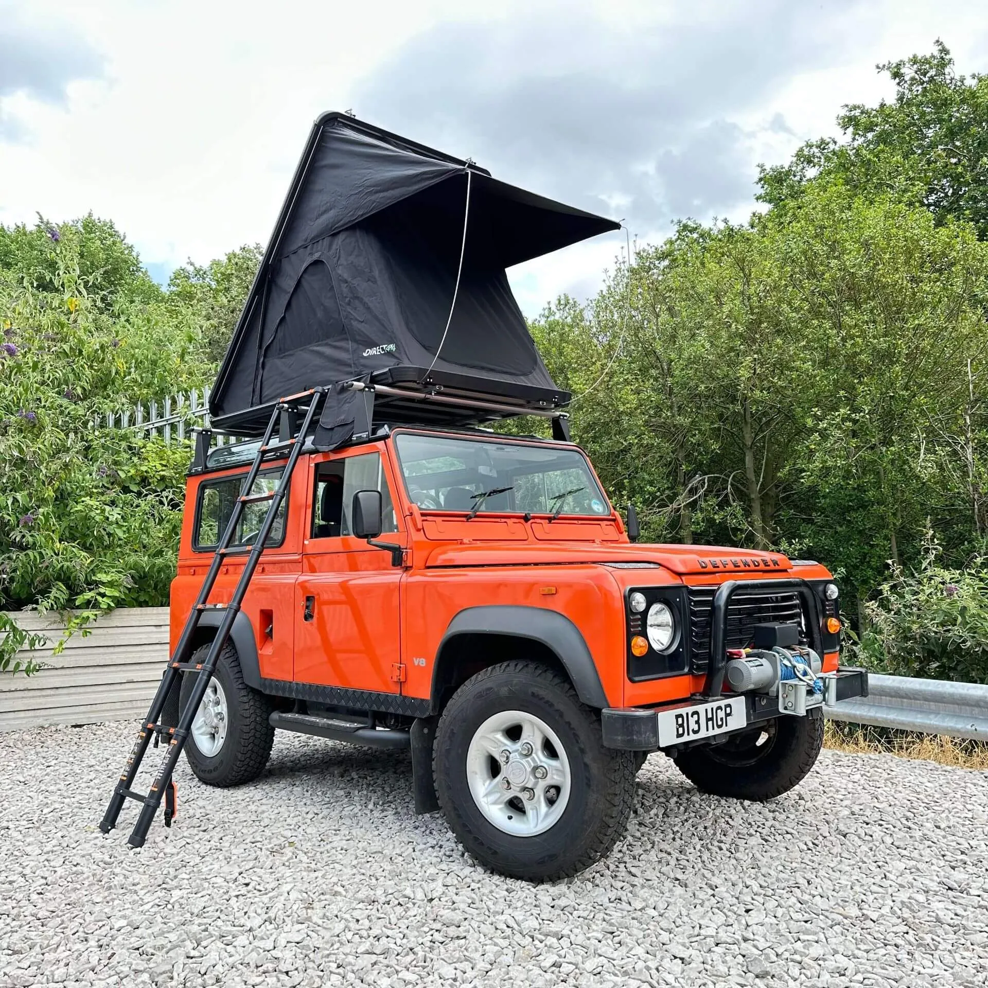 Black Expedition 2 Person Rooftop Tent - Aluminium Clamshell Design