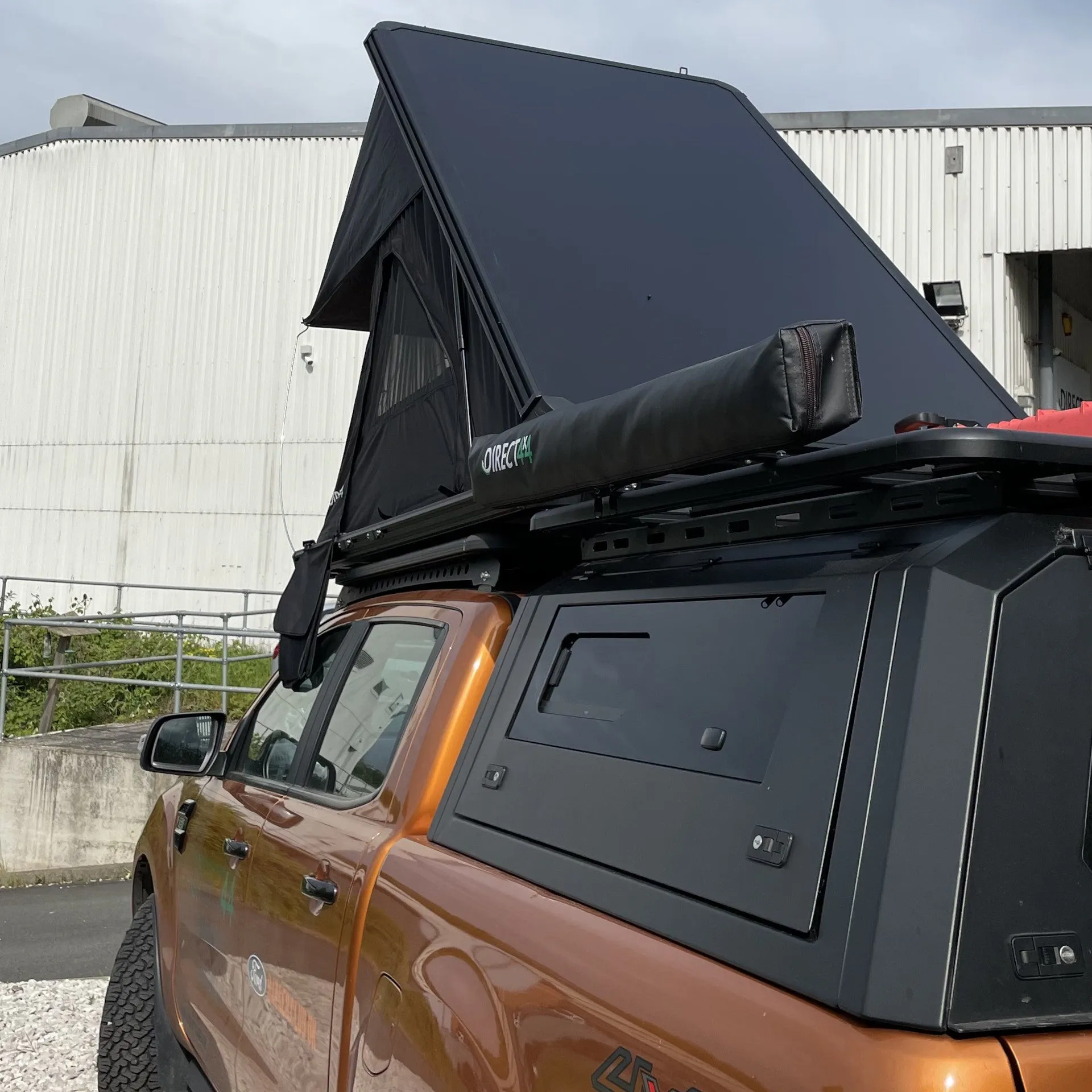 Black Expedition 2 Person Rooftop Tent - Aluminium Clamshell Design