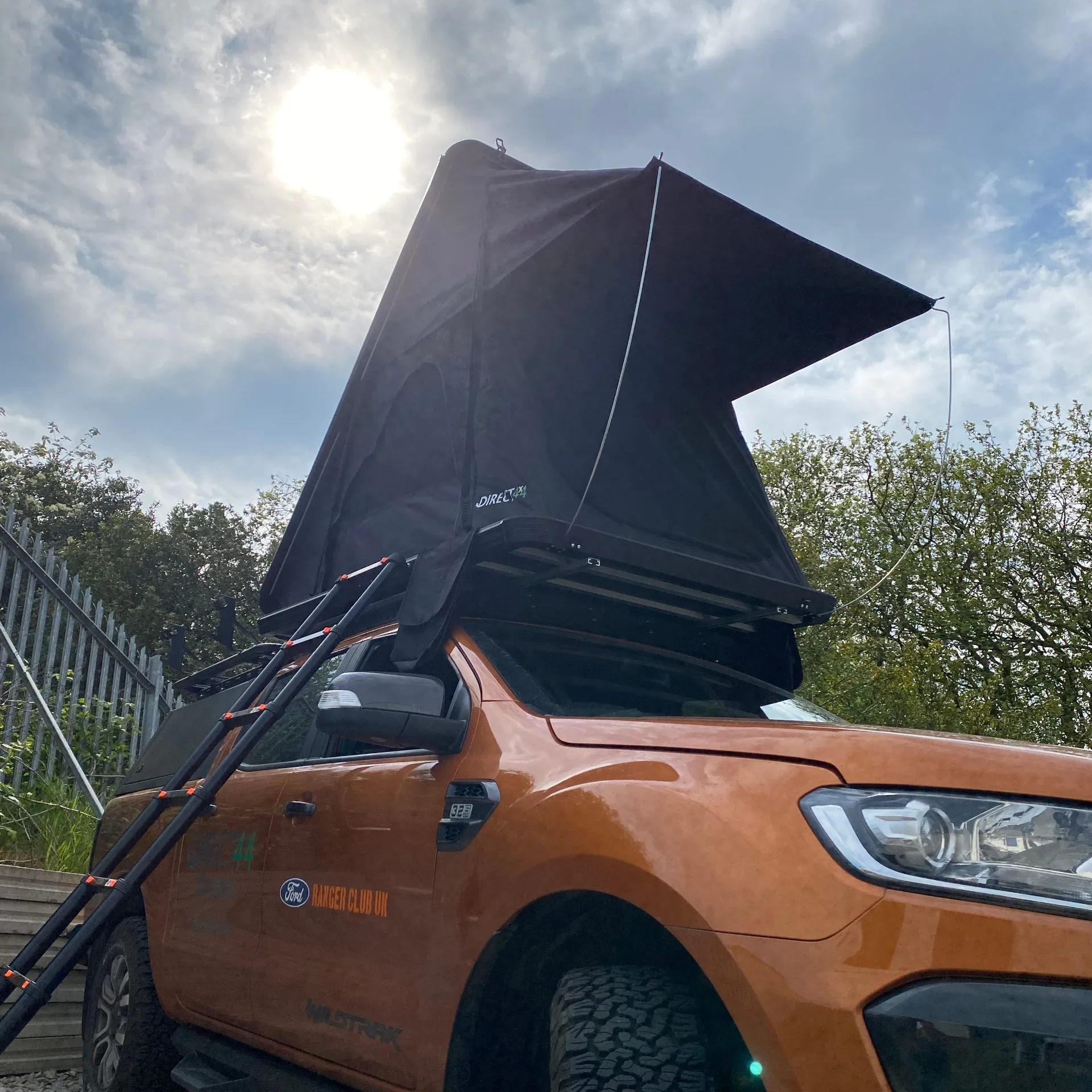 Black Expedition 2 Person Rooftop Tent - Aluminium Clamshell Design