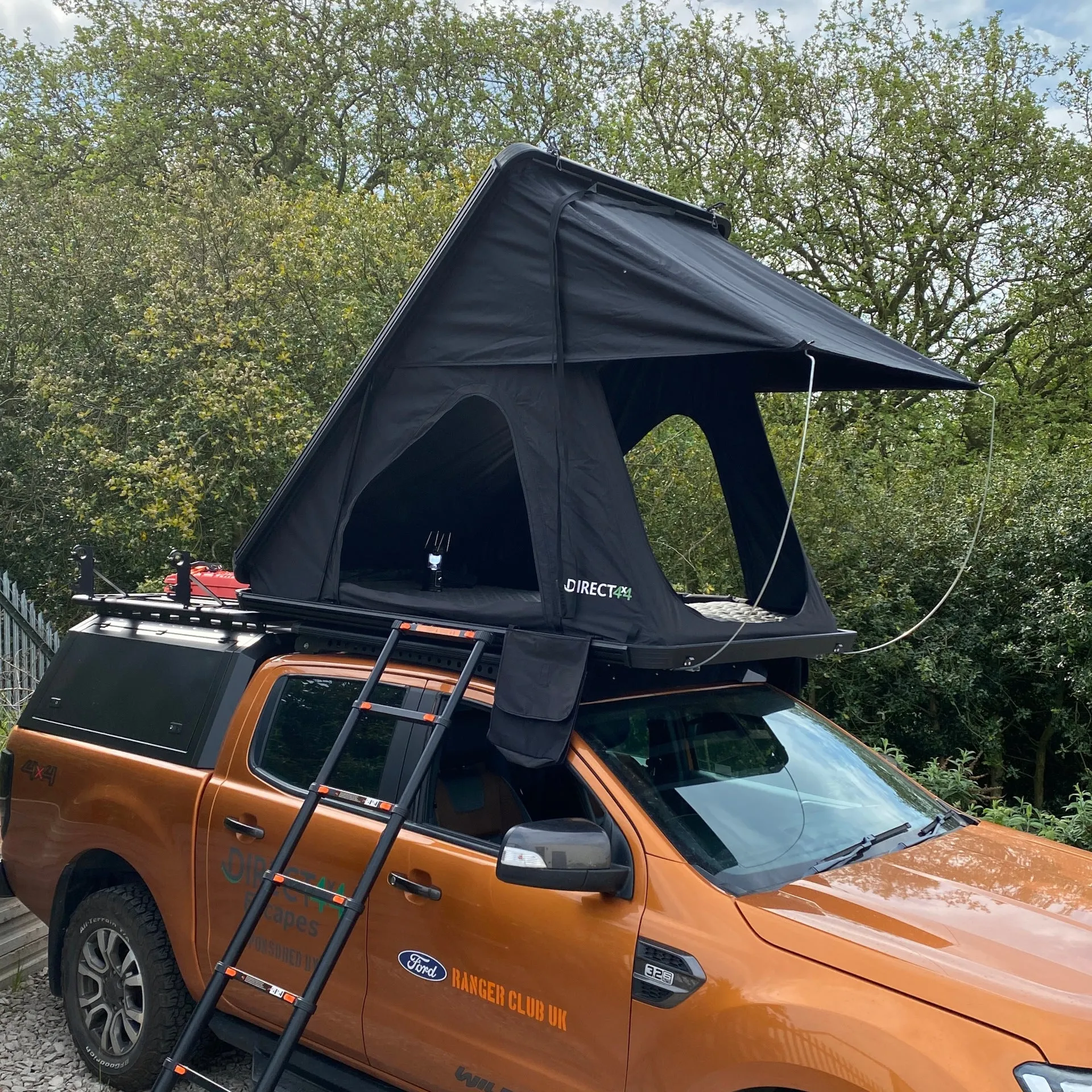 Black Expedition 2 Person Rooftop Tent - Aluminium Clamshell Design