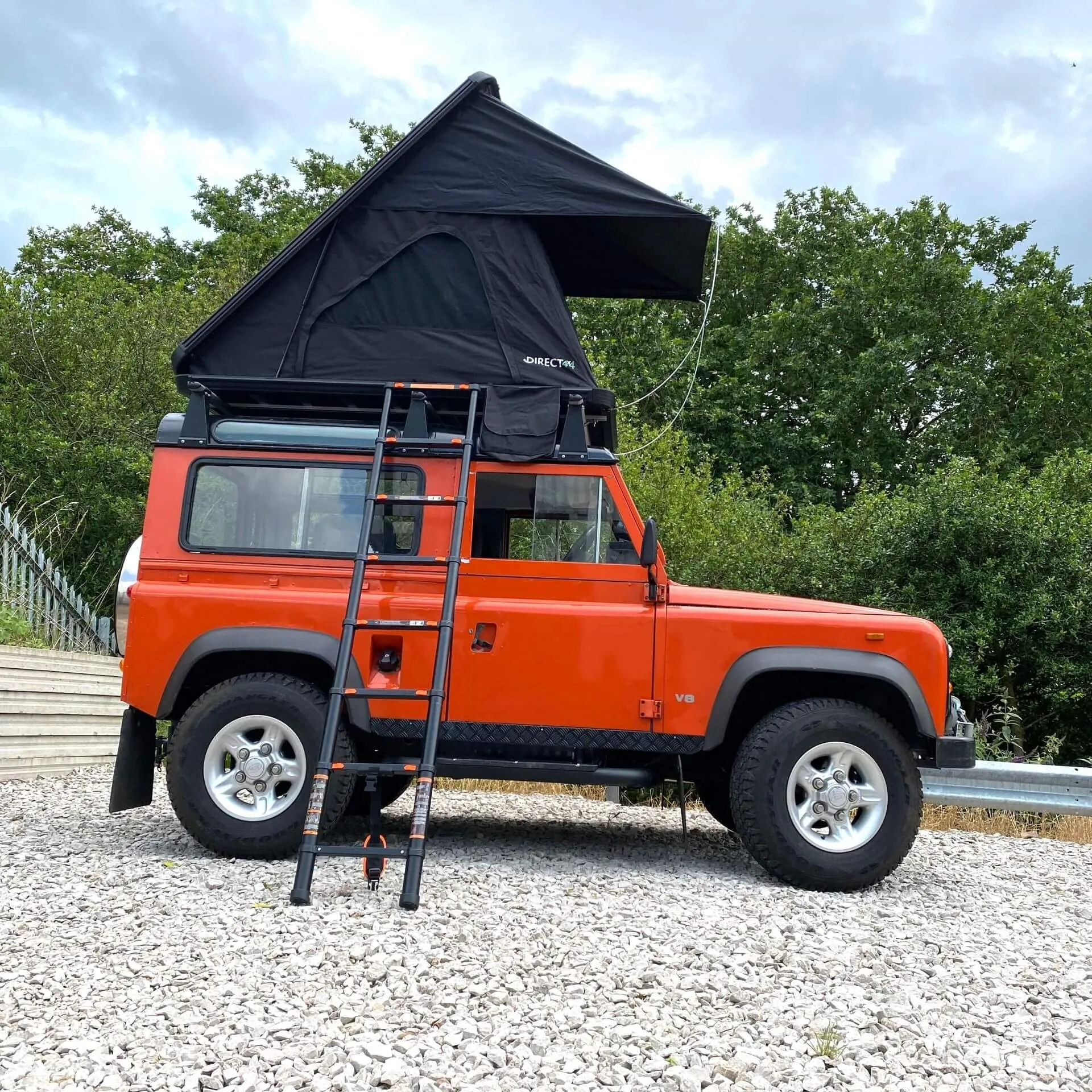 Black Expedition 2 Person Rooftop Tent - Aluminium Clamshell Design