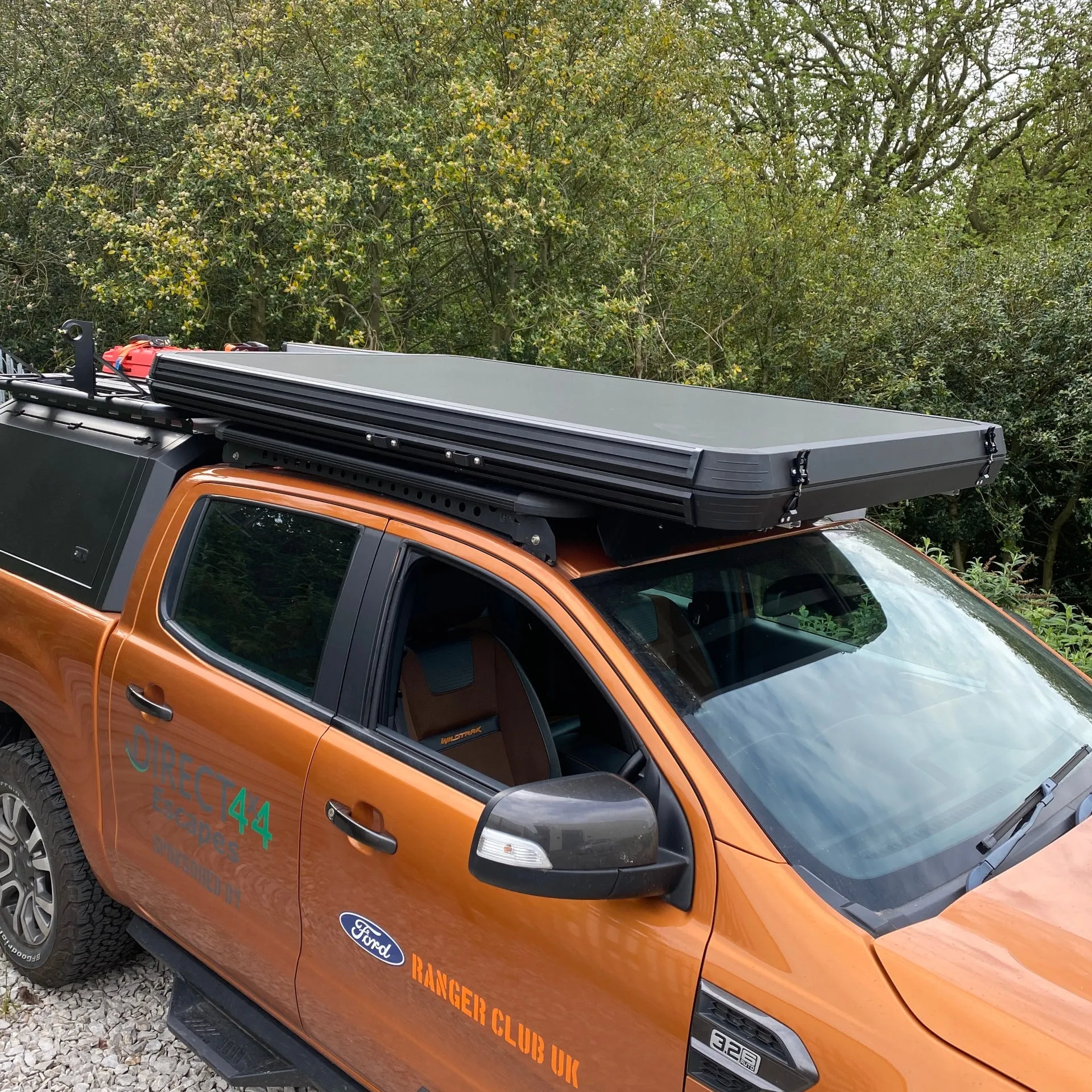 Black Expedition 2 Person Rooftop Tent - Aluminium Clamshell Design