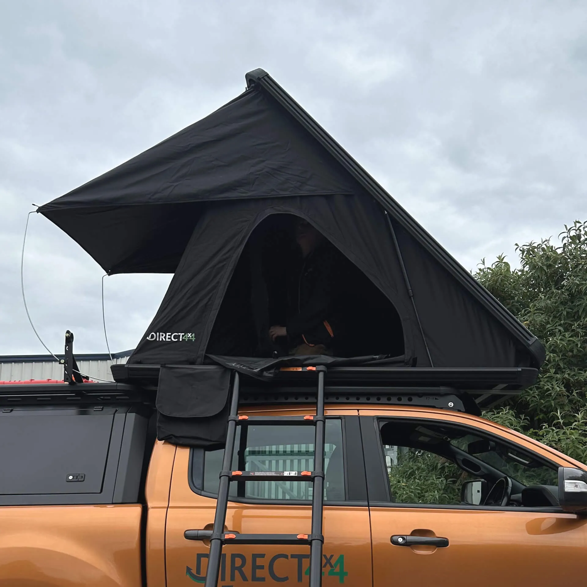 Black Expedition 2 Person Rooftop Tent - Aluminium Clamshell Design