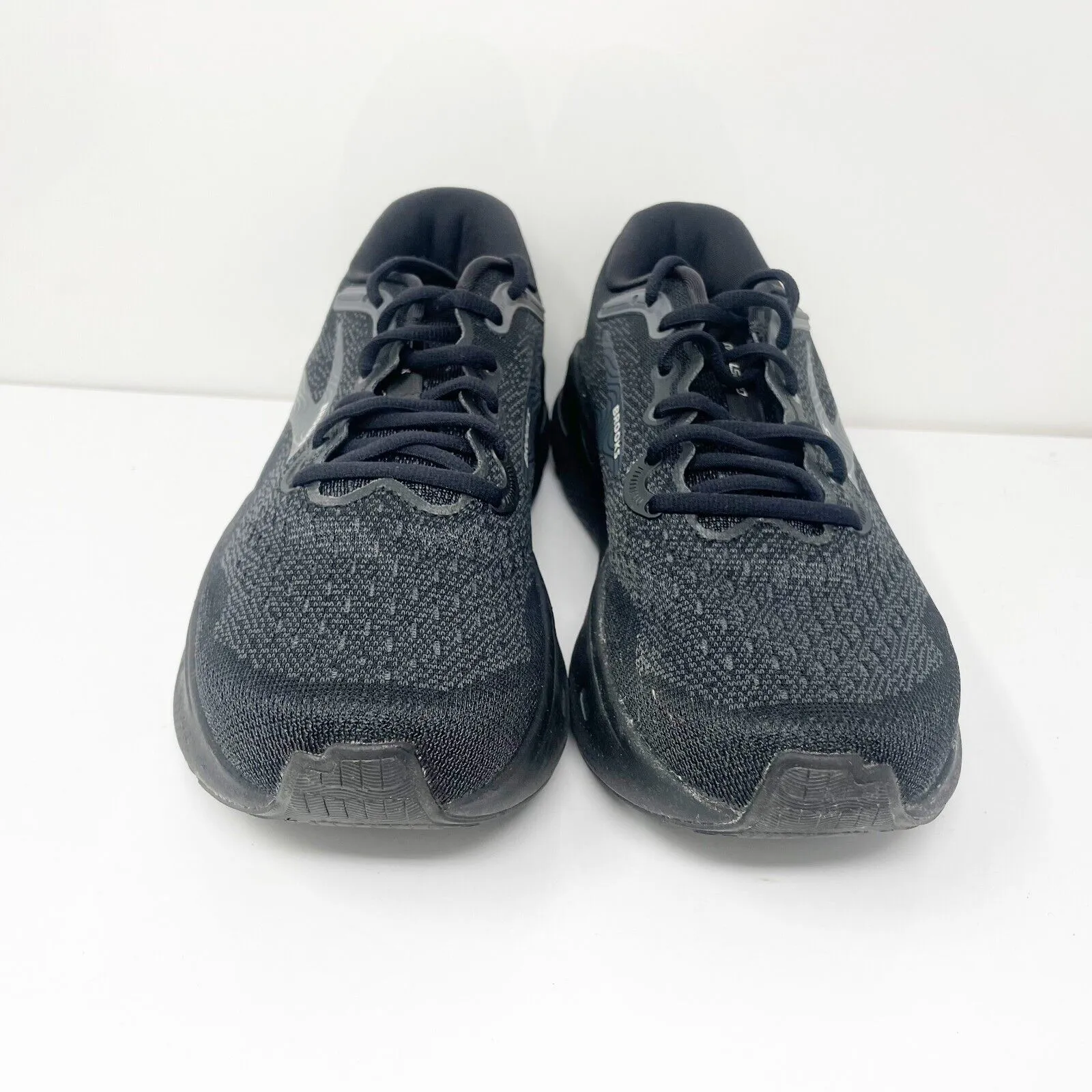 Brooks Womens Ghost Max 1203951B020 Black Running Shoes Sneakers Size 9.5 B