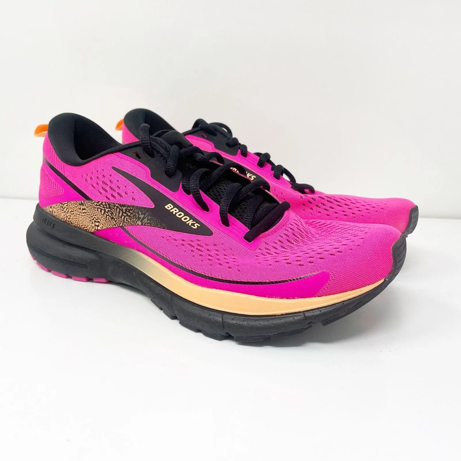 Brooks Womens Trace 3 1204011B694 Pink Running Shoes Sneakers Size 9.5 B