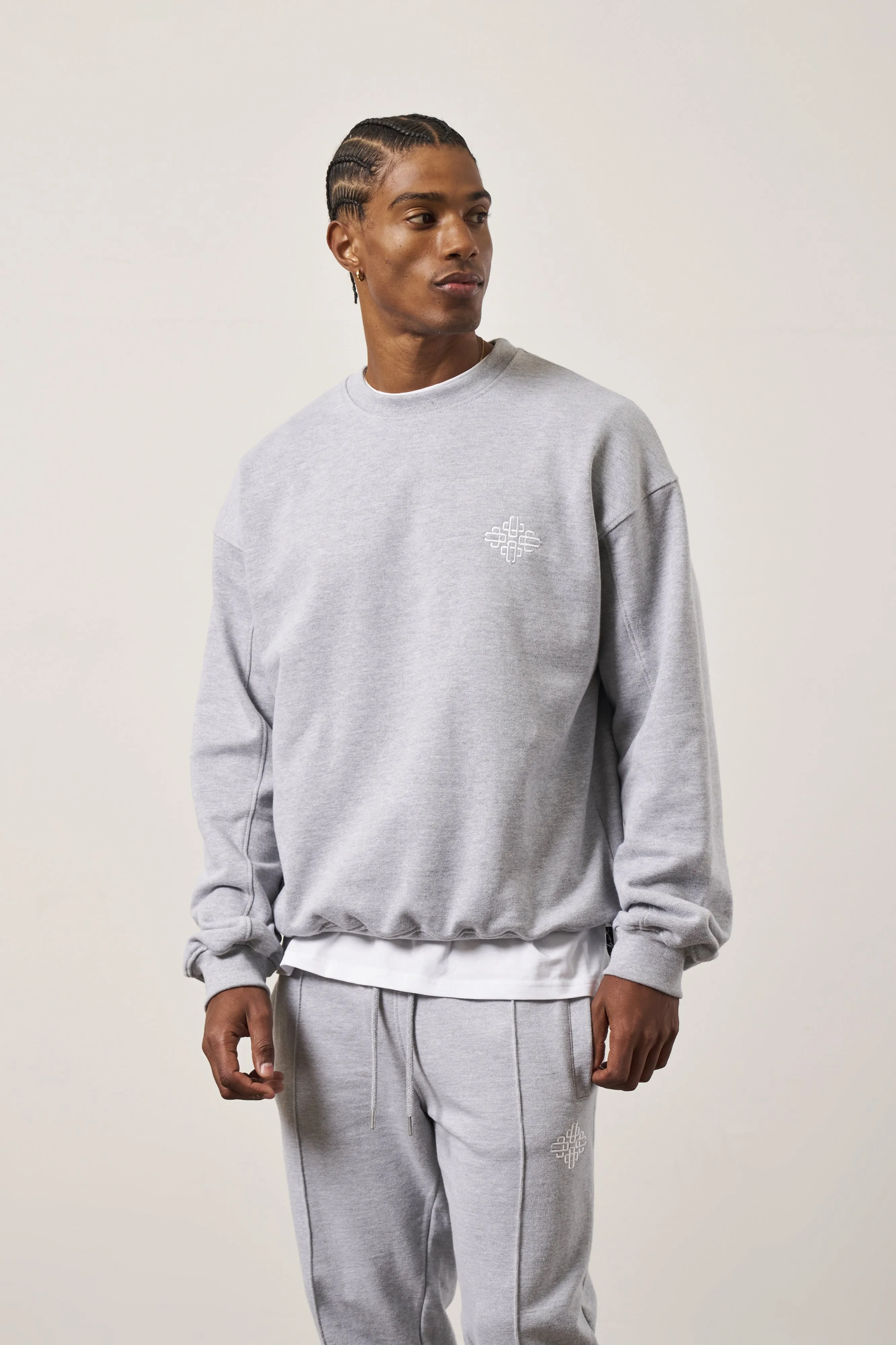 EMBROIDERY EMBLEM SWEATSHIRT - GREY MARL