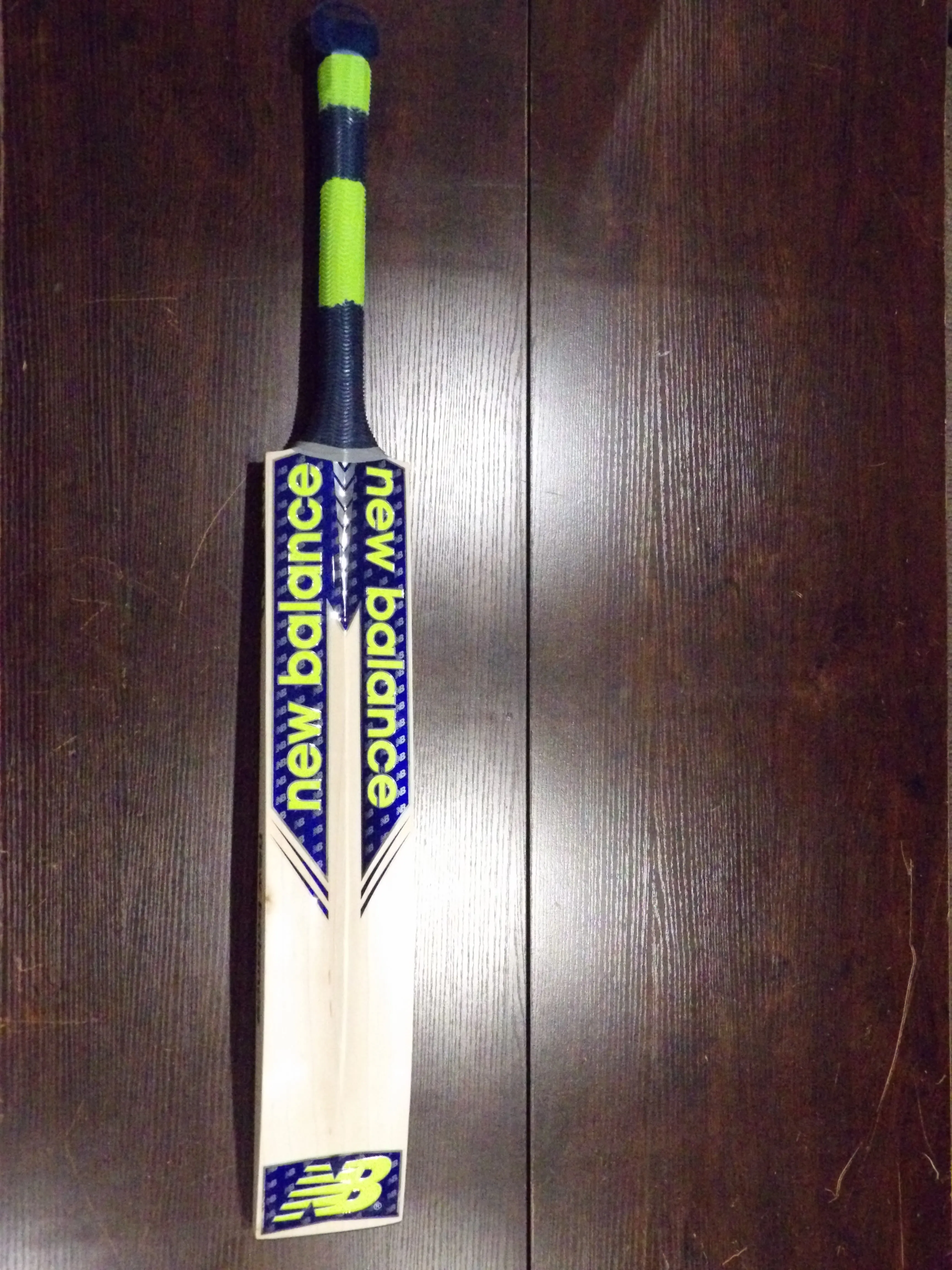 New Balance DC-480 Cricket Bat - Size SH