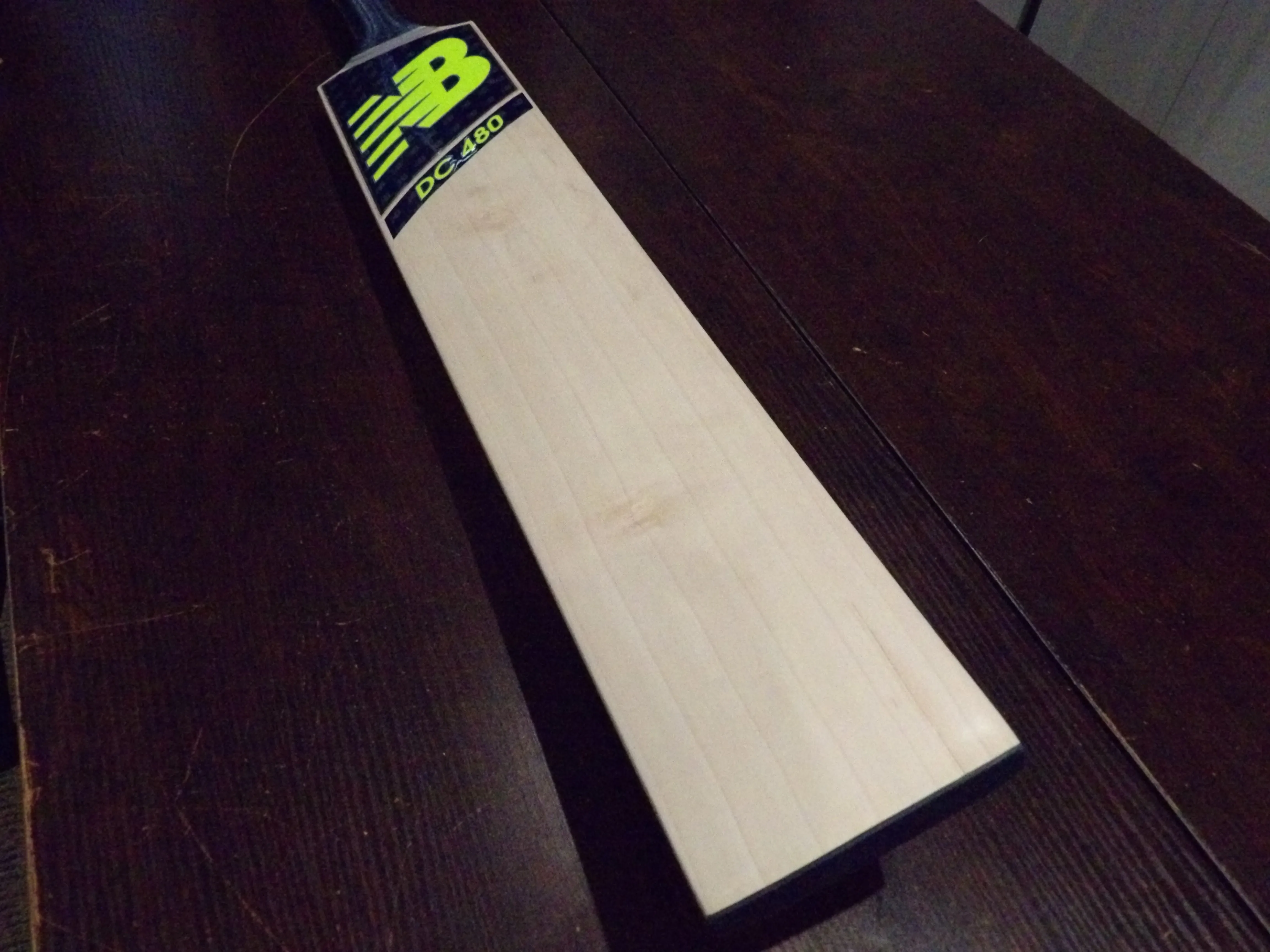 New Balance DC-480 Cricket Bat - Size SH