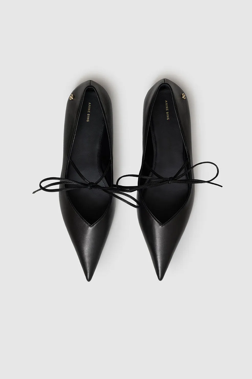 Nikki Flats - Black