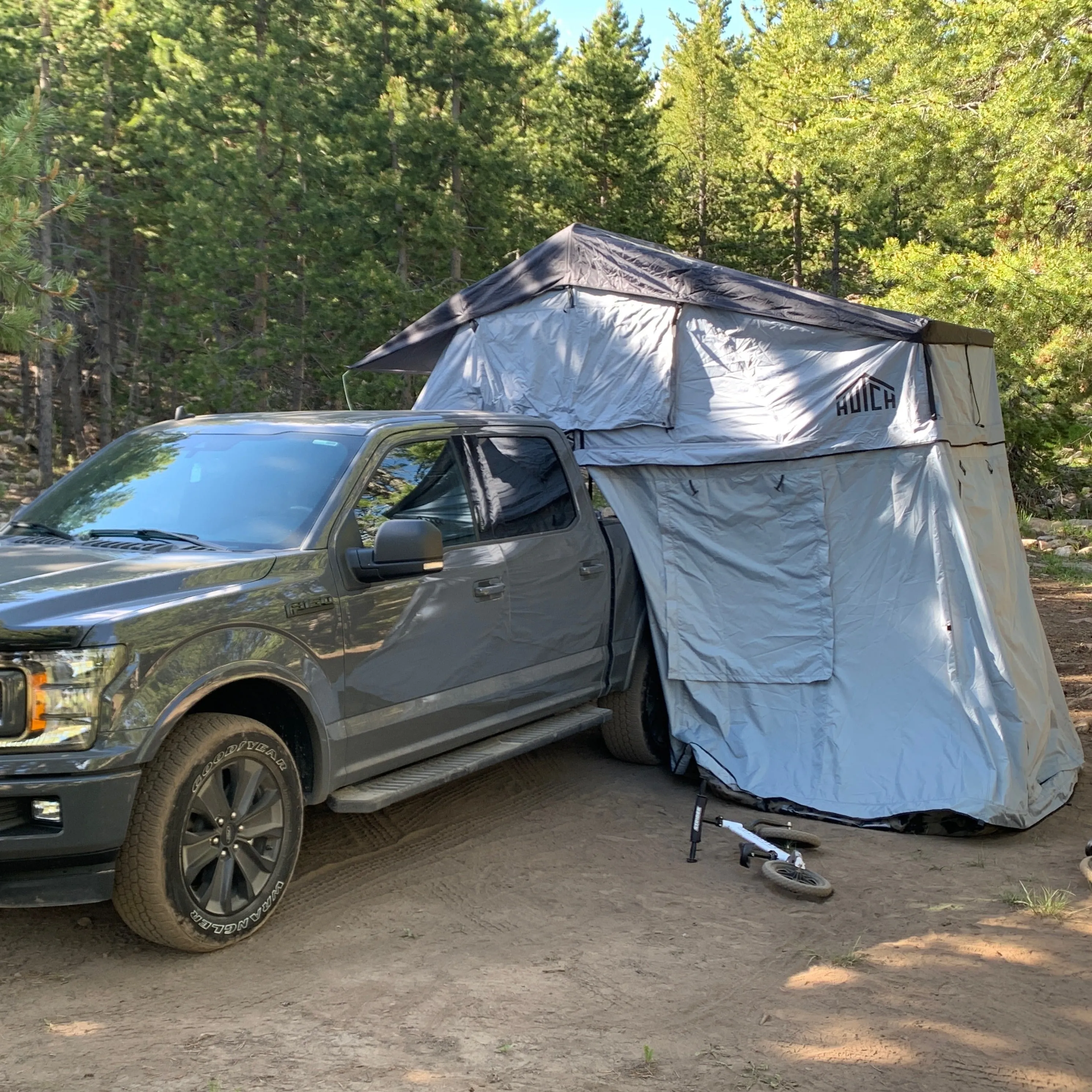 Ontario 4 Season Roof Top Tent Skylights