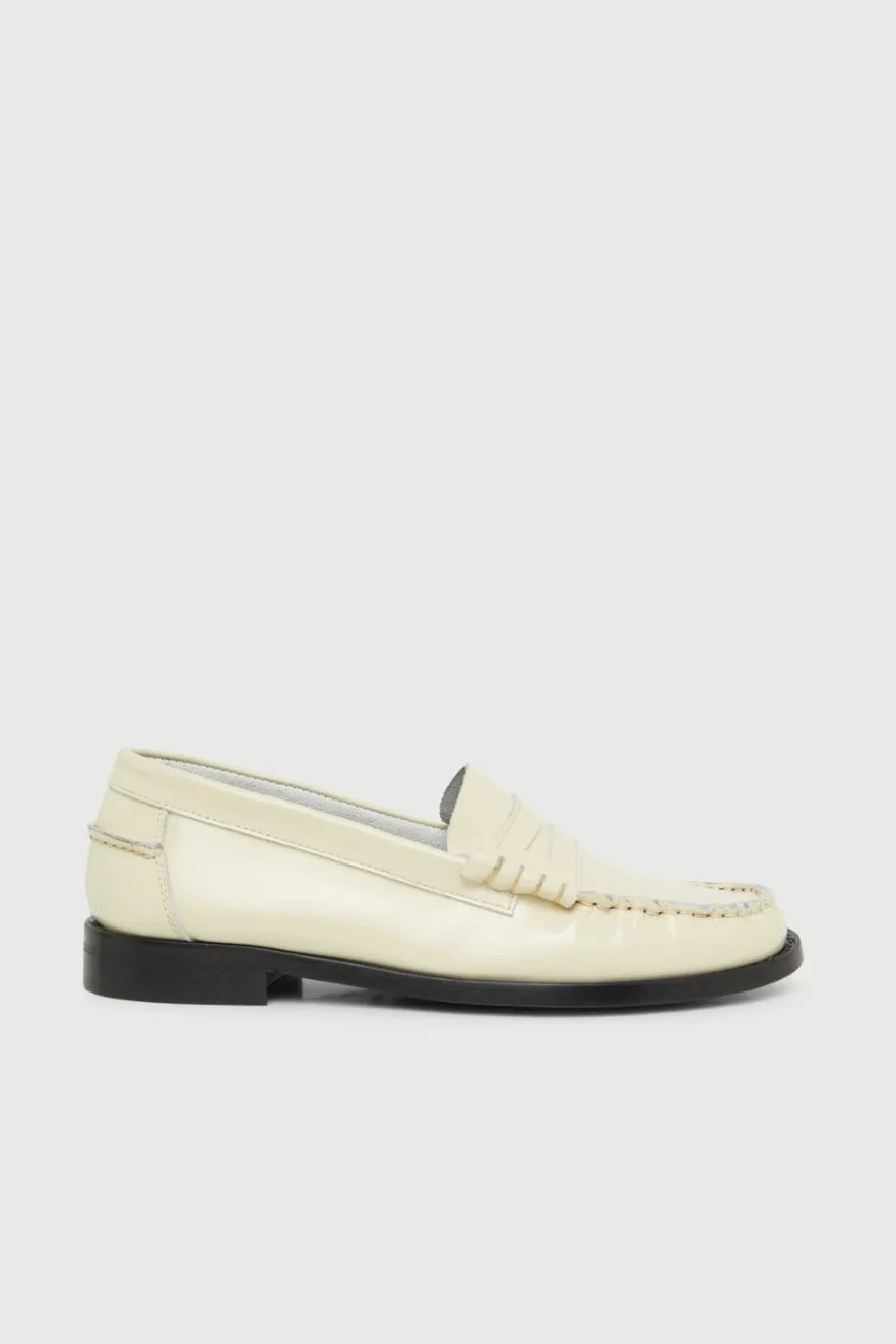 Zoe Loafers in Off-White Leather